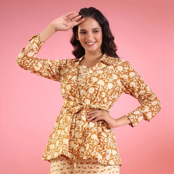 JISORA Motifs with Mustard Jaal on Cotton Shrug - Picture 1 of 12